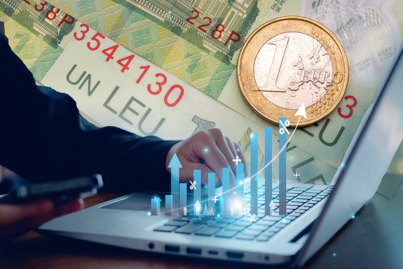 Planuri investiții. Colaj: Ion Mateș / Hotnews. Foto: Dreamstime, Shutterstock