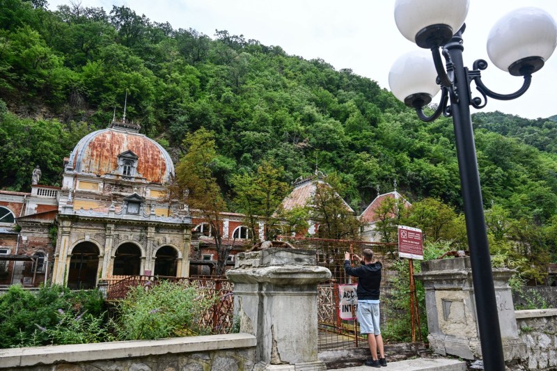 FOTO Stațiunea balneară istorică din România aflată într-o  „continuă degradare”, readusă la viață de o mână de tineri arhitecți