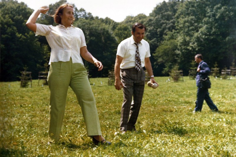 Ion Iliescu și Elena Ceaușescu, în 1976, Foto: Fototeca online a comunismului românesc