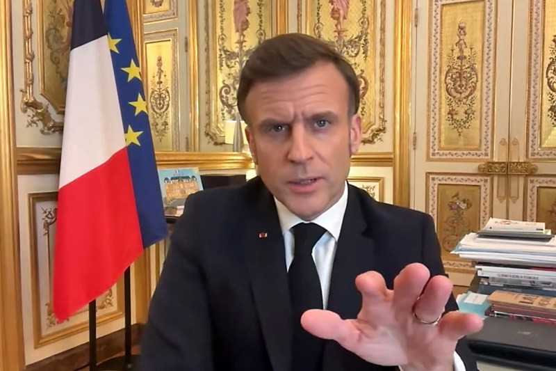 Macron cere vigilenţă şi menţinerea presiunii asupra Moscovei după summitul Trump-Putin. „E o tendinţă bine-cunoscută a Rusiei”