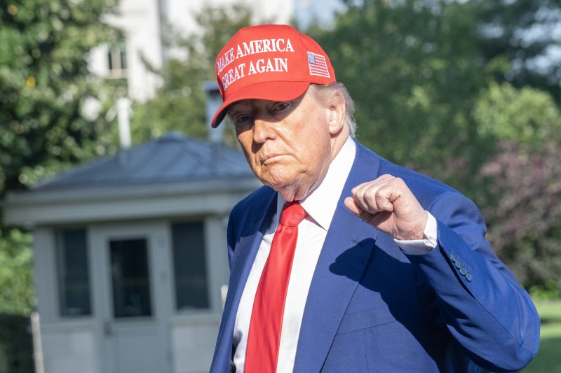 Noi tarife pe oţel şi semiconductori, în următoarele săptămâni, anunţă Trump