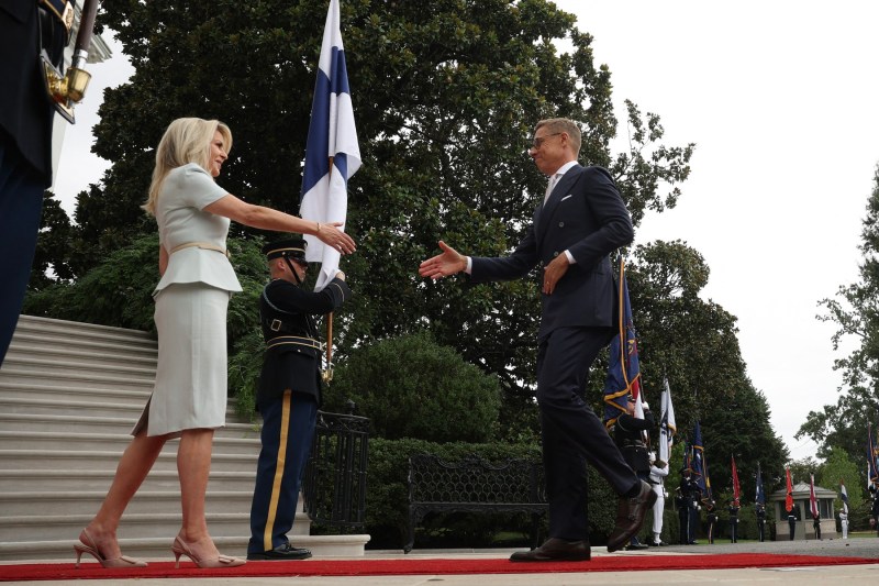 Nu Trump, nu Vance, nu Rubio. Cine este femeia care i-a întâmpinat pe liderii europeni la Casa Albă