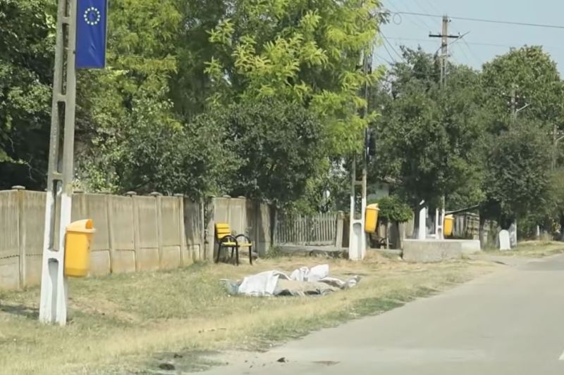 „Sunt multe una lângă alta, trebuia una la 3 – 4 case”. Supărare într-o comună din Dolj după o investiție de 120.000 de lei a primarului