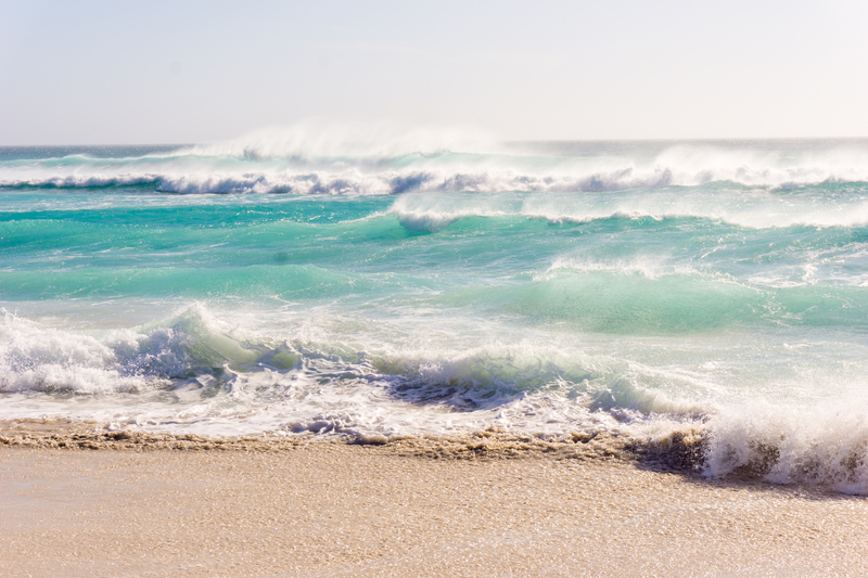 Tânără din Craiova, salvată de la înec în Grecia de un polițist rutier din Sebeș. „Oamenii se uitau, dar nimeni nu reacționa”