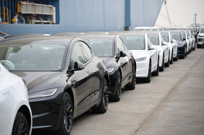 Tesla, obligată să plătească despăgubiri de 329 de milioane de dolari după un accident mortal care a implicat Autopilot