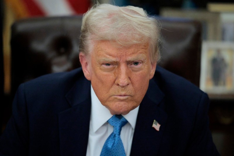 Trump ameninţă China cu taxe vamale de 200% dacă nu-şi exportă magneţii din pământurile rare