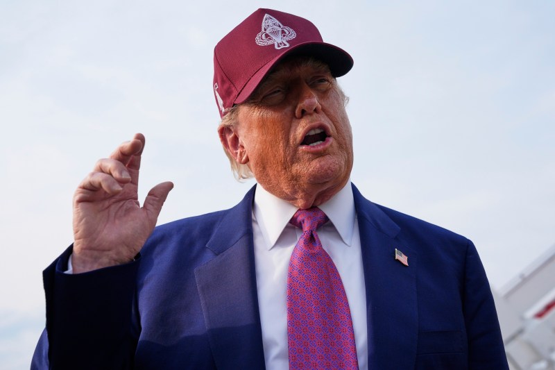 Trump îl critică pe „gură mare” Medvedev și spune că submarinele americane sunt „aproape de Rusia” / Un senator republican îi avertizează pe ruşi: Vă supraestimaţi puterea!