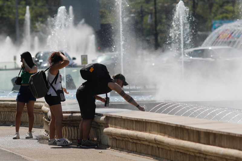 Valurile de căldură îmbătrânesc la fel de mult ca fumatul sau consumul de alcool, arată un studiu făcut pe 25.000 de persoane 