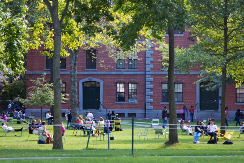 Administrația Trump, comparată cu guvernele autoritare de fosta președintă de la Harvard. „Nu le plac centrele independente de reflecție”