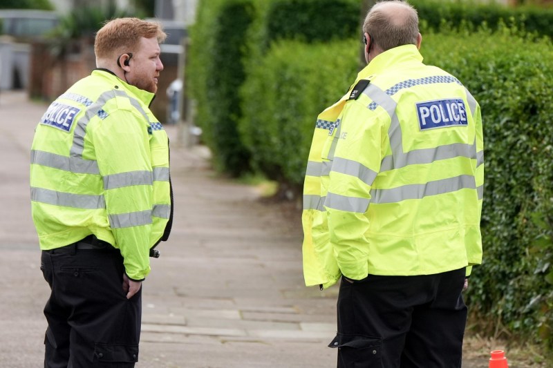 Bărbat cu nume românesc, arestat pentru o serie de incidente la sinagogi și clădiri din Londra. Poliția britanică: „Acte revoltătoare și îngrozitoare”