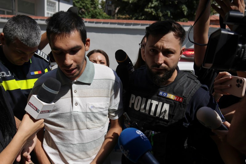 Bărbatul care l-a atacat pe livratorul străin în București, cercetat și pentru propagandă fascistă și legionară. Ce mesaje i-au găsit procurorii