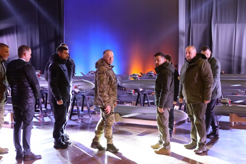 „Cursă directă”. Șeful armatei ucrainene vine cu o ipoteză suprinzătoare despre ce tehnologie copiază rușii