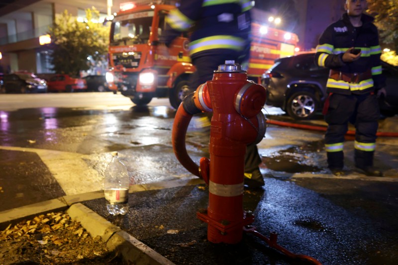 FOTOGALERIE Incendiul uriaș care a învăluit cu un nor toxic de fum aproape toată Capitala