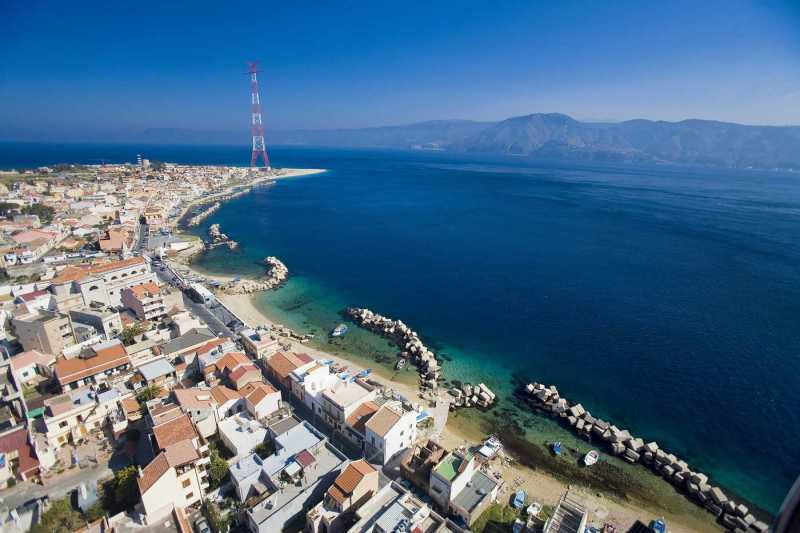 Italia susține că nu va construi „cel mai lung pod suspendat din lume” din fonduri pentru apărare. Cine contestă astfel de cheltuieli pentru obiectivul NATO