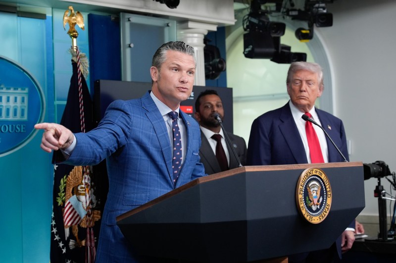 Pentagonul schimbă regulile pentru presă. Jurnaliștii vor publica doar informații aprobate de un oficial înainte de difuzare