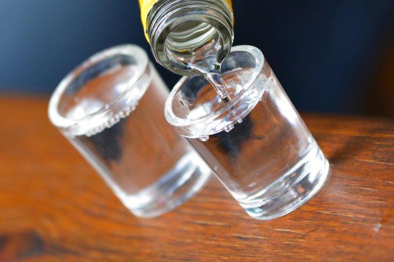 Val de decese în Leningrad din cauza alcoolului contrafăcut, cel puțin 25 de oameni au murit