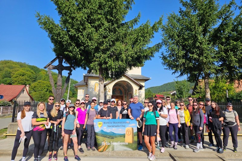 Via Transilvanica, mai mult decât un traseu – peste 300 de angajați ai Băncii Transilvania au luat la pas drumul care unește