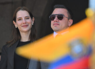 Ecuadorienii au respins referendumurile președintelui Noboa, care spera să-i ajute astfel pe americani