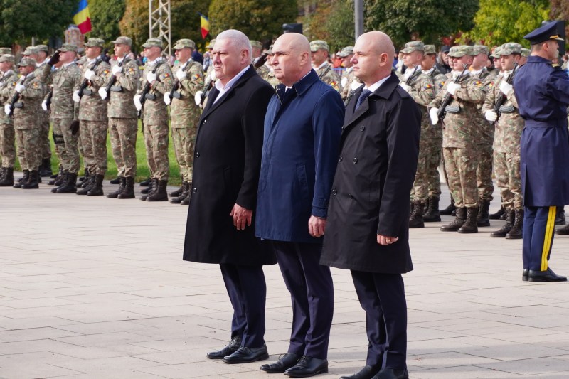 Amenzi după ceremonia de la Carei, de Ziua Armatei, unde a fost huiduit premierul Ilie Bolojan