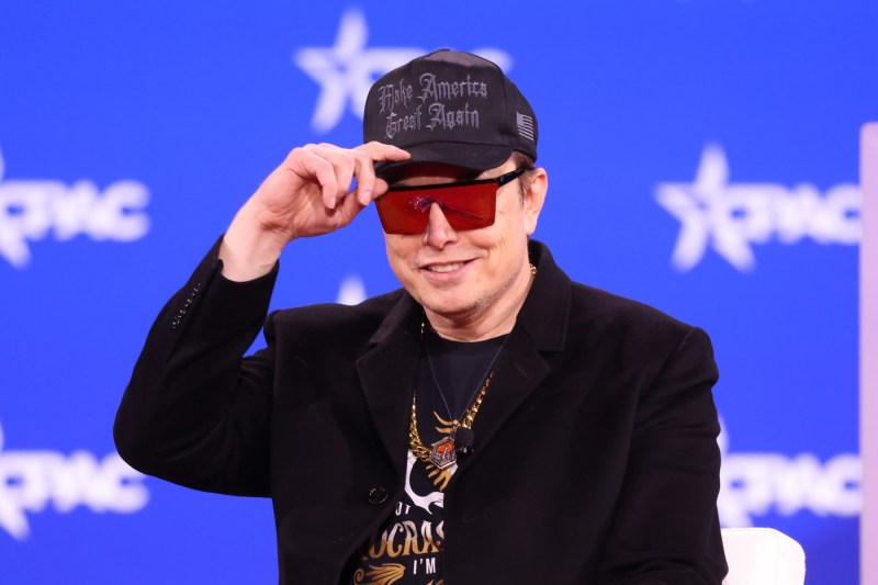 Averea lui Elon Musk a atins un prag la care nu s-a mai ajuns până acum în istorie