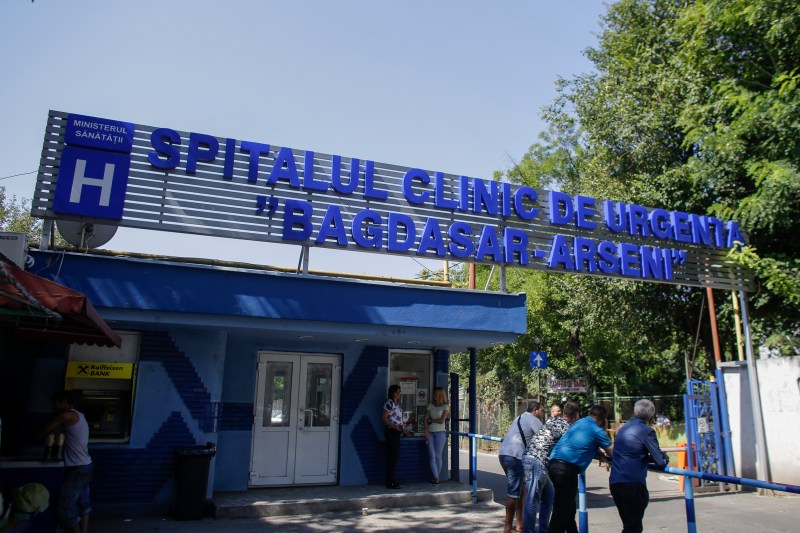 Cei doi medici de la spitalul „Bagdasar-Arseni” din Capitală, suspectaţi de ucidere din culpă în cazul morţii unui pacient cu arsuri, puși sub control judiciar