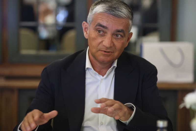 Edilul din Sinaia, Vlad Oprea, se întoarce la primărie, după ce procurorul au întârziat să ceară prelungirea arestului la domiciliu