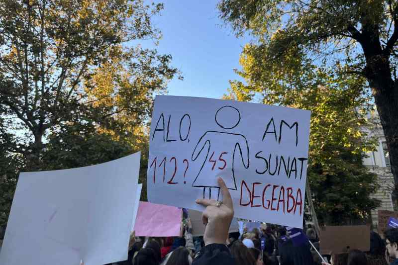 FOTO / VIDEO „Câte mai trebuie să moară?” Marș în Capitală și în alte orașe din țară pentru siguranța femeilor