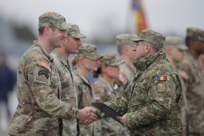 MApN confirmă retragerea unor soldați dintre cei pe care Statele Unite îi au în România: Am fost informați de „redimensionarea trupelor”