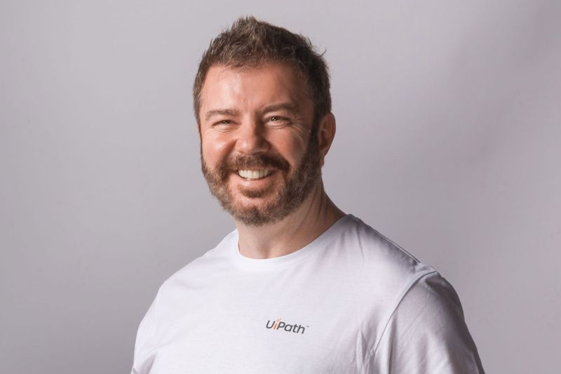 Miliardarul român Daniel Dines (UiPath): Companiile au nevoie de „schimbarea managementului” și de o „forță de muncă diferită”, pentru a putea adopta agenții AI la scară largă