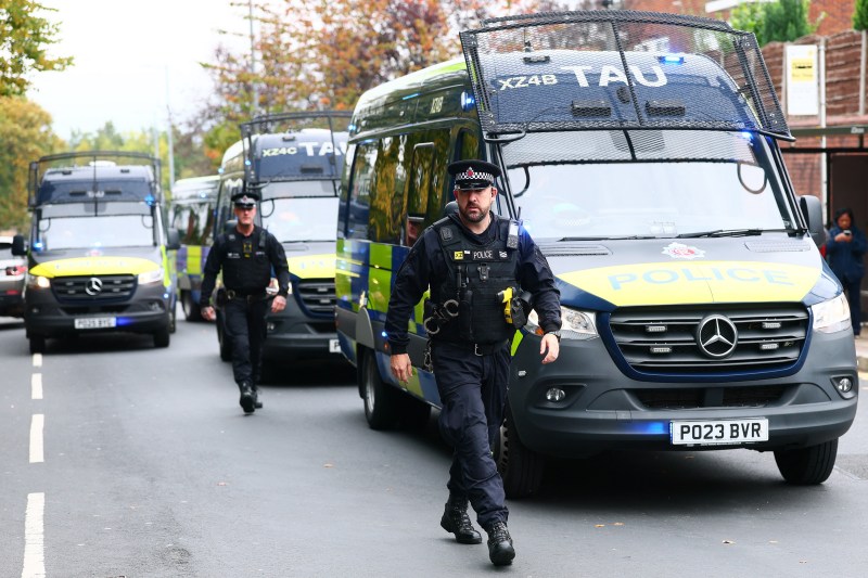 Momentul în care atacatorul din Manchester a fost împușcat, filmat de un trecător. Ce a strigat un polițist imediat după