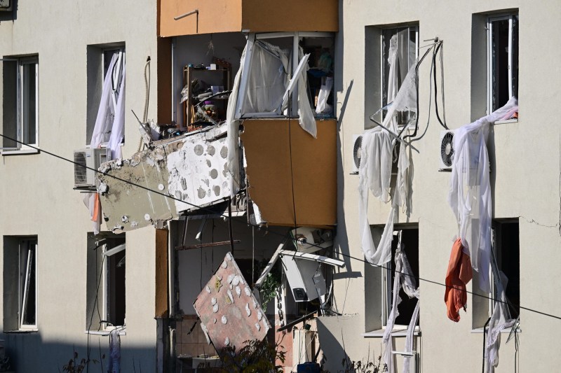 Explozie într-un bloc din cartierul Rahova. Foto: Daniel MIHĂILESCU / AFP / Profimedia