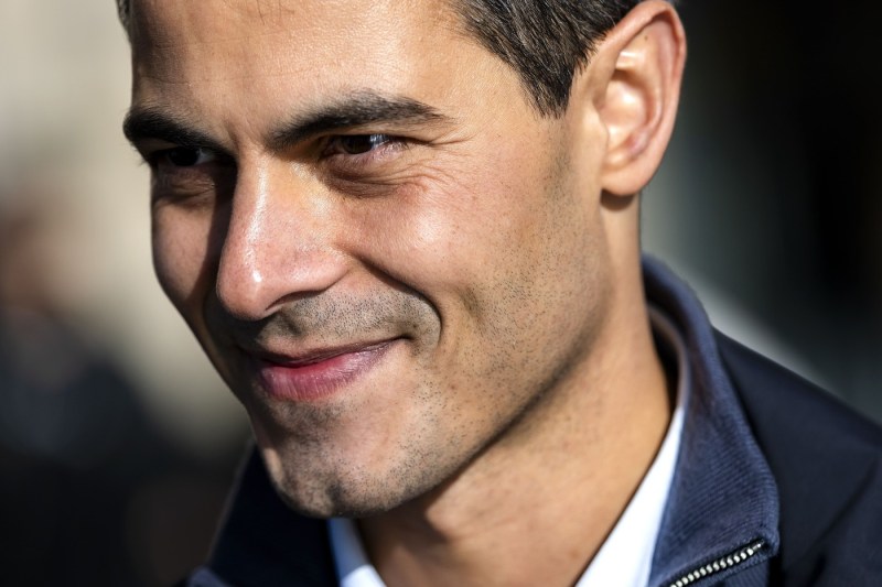 Surpriză în alegerile din Olanda: Exit-poll-urile dau pe primul loc un partid centrist, peste scorul extremei drepte / Cine ar putea ajunge cel mai tânăr, dar și primul gay declarat în postul de prim-ministru al țării