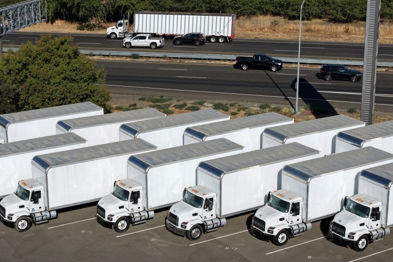 Trump vizează „concurența externă neloială”: O nouă taxă vamală, de 25%, a fost impusă de la 1 noiembrie