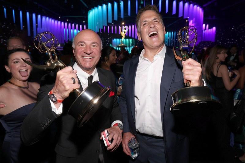 Un milionar celebru care a jucat în premieră într-un film spune că majoritatea colegilor de platou pot fi înlocuiți: „Costă milioane de dolari”