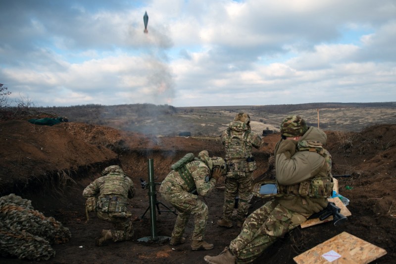 VIDEO Rusia acuză armata ucraineană că a provocat scurgeri de gaz toxic pe frontul din Donețk