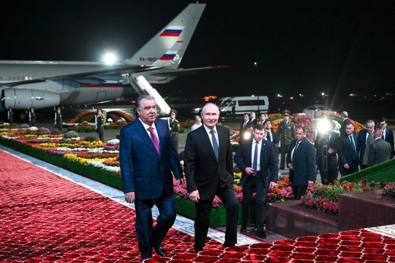 Vladimir Putin a ajuns în Tadjikistan, pentru un summit cu liderii fostelor republici sovietice, inclusiv cu președintele care l-a mustrat public acum 3 ani