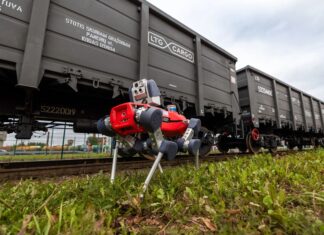O companie din țările baltice a apelat la un ajutor surpriză. Pentru ce este antrenat un robot-câine