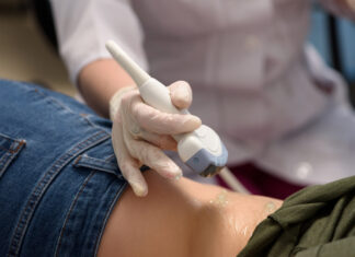 Dr. Costin Petcu, medic primar urolog Regina Maria: „Un consult urologic modern trebuie să includă neapărat și ecografia aparatului urinar!”