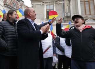 Gigi Nețoiu, Eugen Teodorovici și Dan Trifu și-au depus azi candidaturile pentru Primăria Capitalei / Moment cu taraf la Biroul Electoral: „Să se audă în tot Bucureștiul”