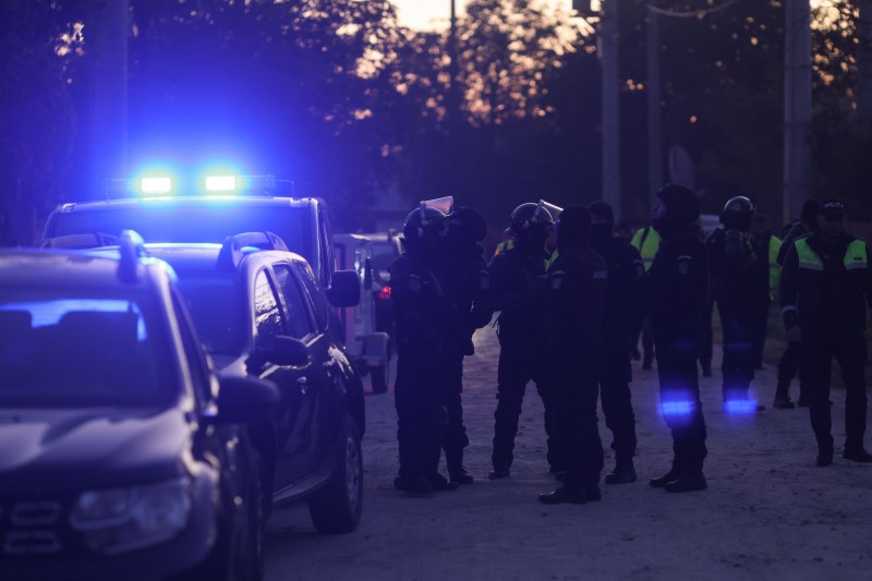 Atac lângă București în noaptea de Halloween. Un băiat de 13 ani a înjunghiat un bărbat care l-a alungat de la colindat / „Vecinul meu e în drum spre spital”