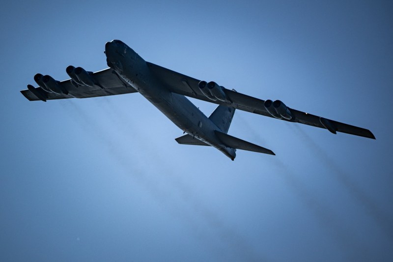 Bombardiere americane B-52, în survol de-a lungul coastei venezuelene, într-o nouă demonstrație de forță în regiune