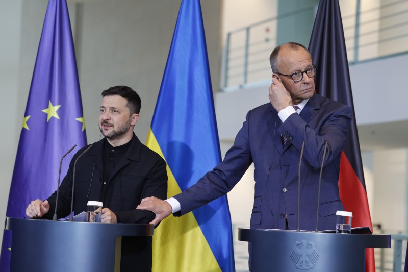 Cancelarul Merz îi cere lui Zelenski să nu-i mai lase pe tineri să plece din Ucraina: „Să-și facă datoria în țara lor”