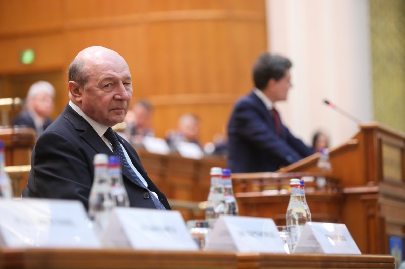 Ce îi răspunde Nicușor Dan lui Traian Băsescu, care îi cere „o formulă de reunificare și conciliere a națiunii”