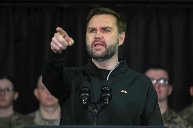 Criticat că vrea ca soția lui să treacă la creștinism, JD Vance a denunțat un „comentariu odios”