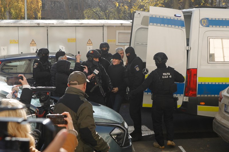 Horațiu Potra, adus sub escortă la Parchetul General pentru audieri într-un dosar de spălare de bani și evaziune fiscală