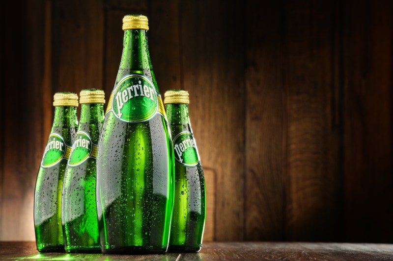 Justiția franceză a anunțat decizia în procesul intentat Perrier privind apa sa minerală „naturală”