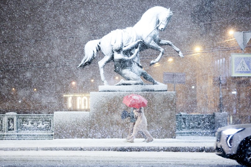 „Modulul de iarnă”. Al doilea cel mai mare oraș din Rusia a declarat război țurțurilor periculoși