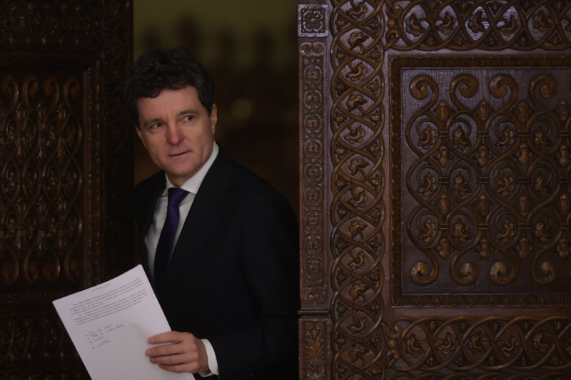 Nicușor Dan a semnat decretul privind demisia lui Ionuț Moșteanu din Guvern. Radu Miruță, desemnat interimar la Apărare