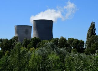 Greenpeace spune că Franța trimite uraniu reprocesat în Rusia. „Este imoral”