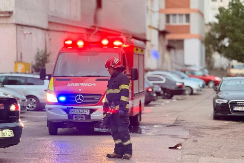 Scurgere de gaze în zona centrală din București, pe strada Popa Tatu. Pompierii intervin de urgență